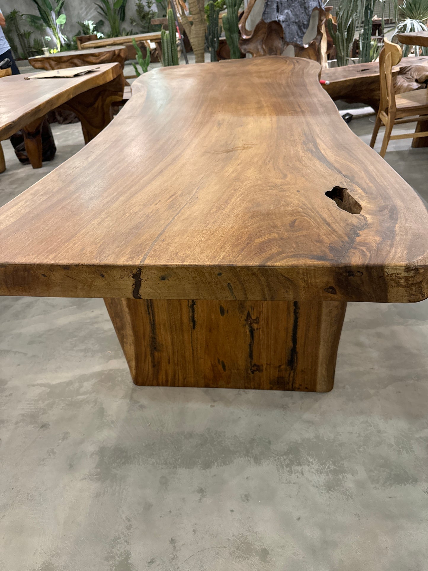 Dining table L 246 cm✅